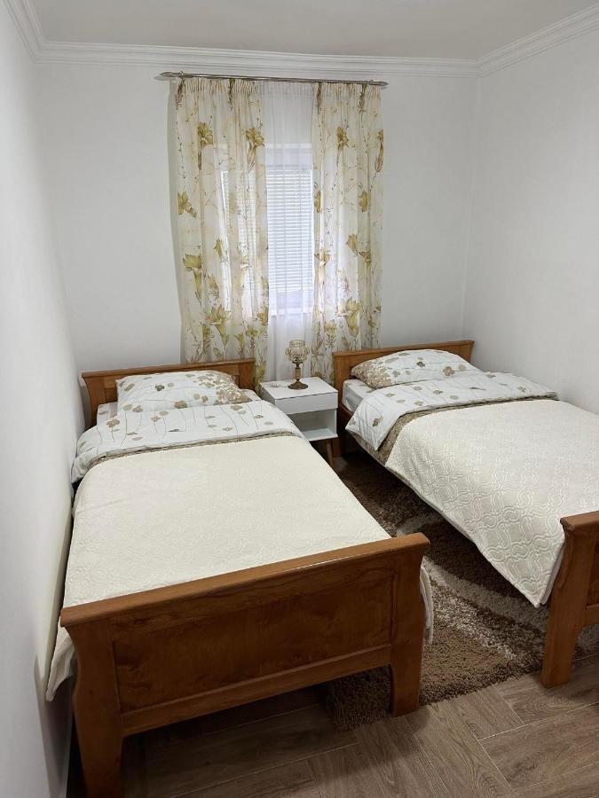 Apartmani Emily & Jully Nikšić Kültér fotó