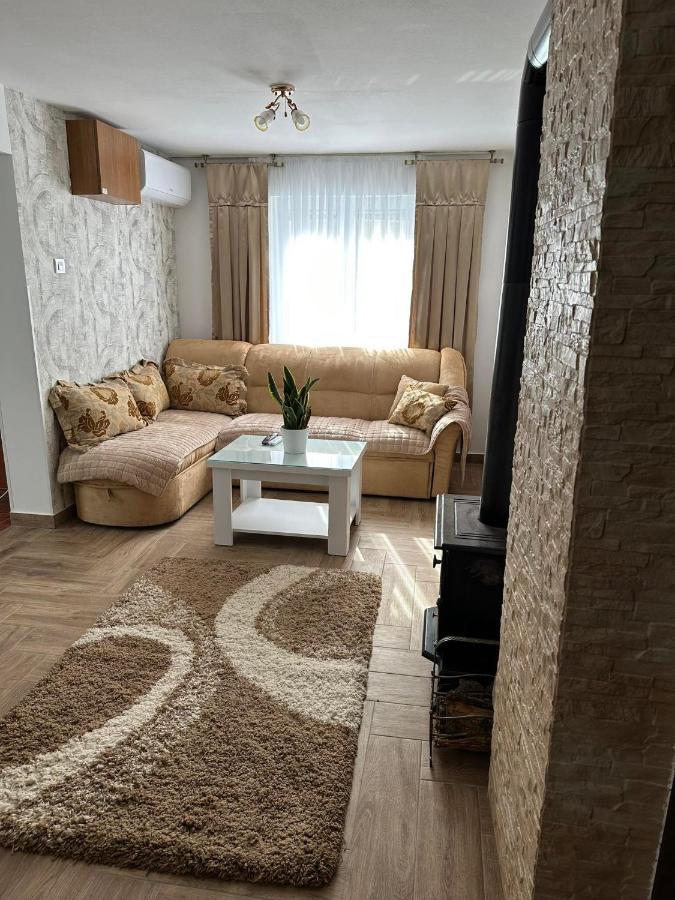 Apartmani Emily & Jully Nikšić Kültér fotó