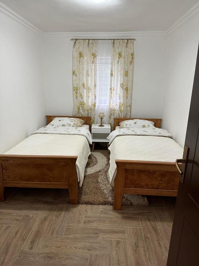 Apartmani Emily & Jully Nikšić Kültér fotó