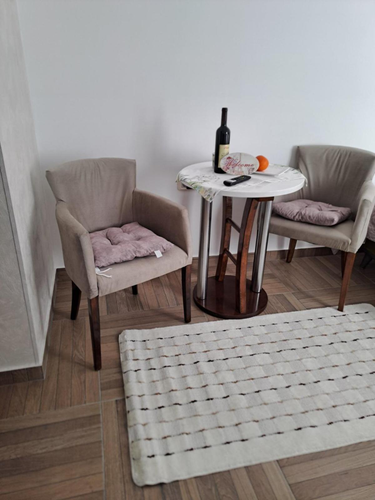 Apartmani Emily & Jully Nikšić Kültér fotó