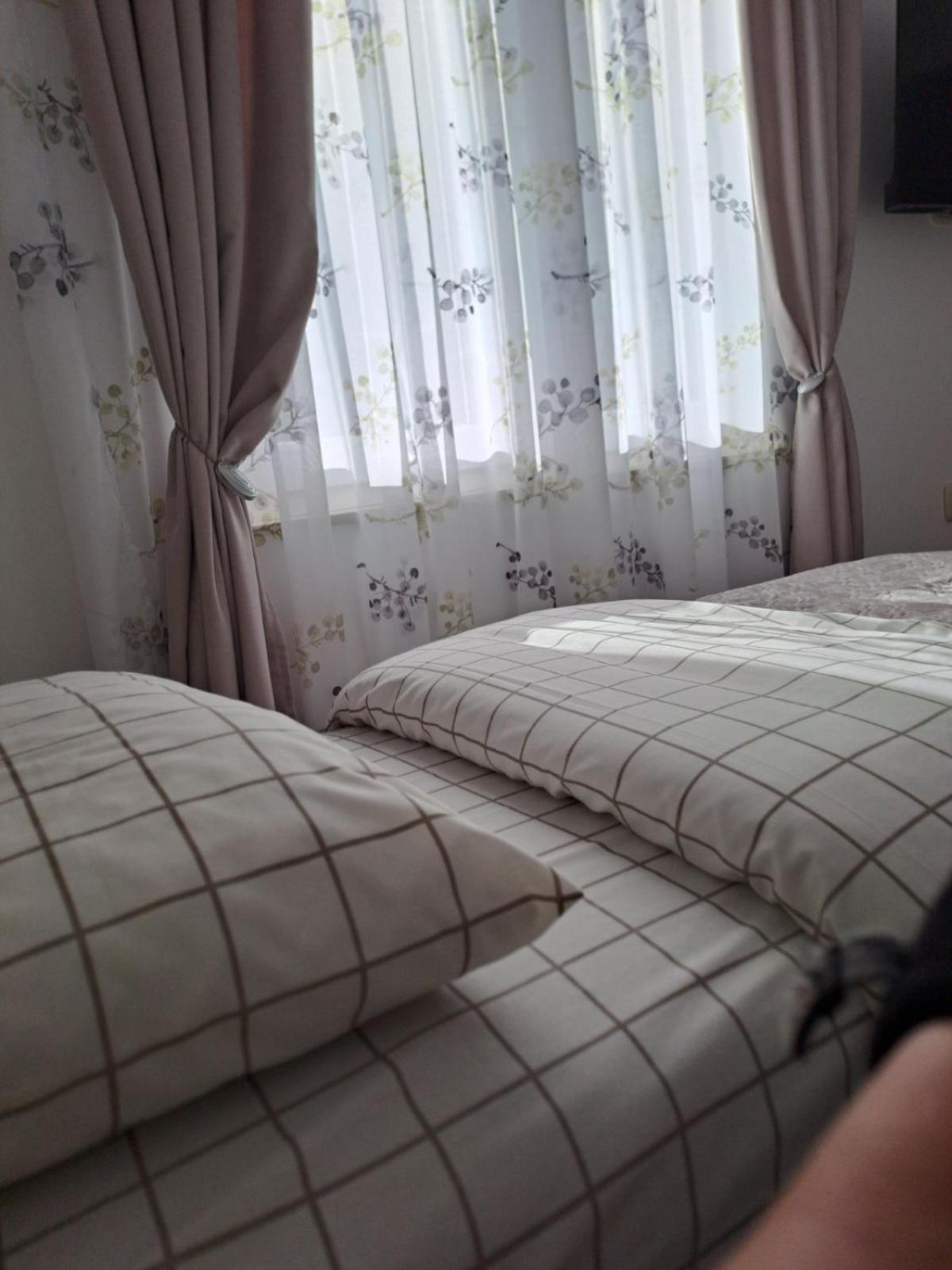 Apartmani Emily & Jully Nikšić Kültér fotó