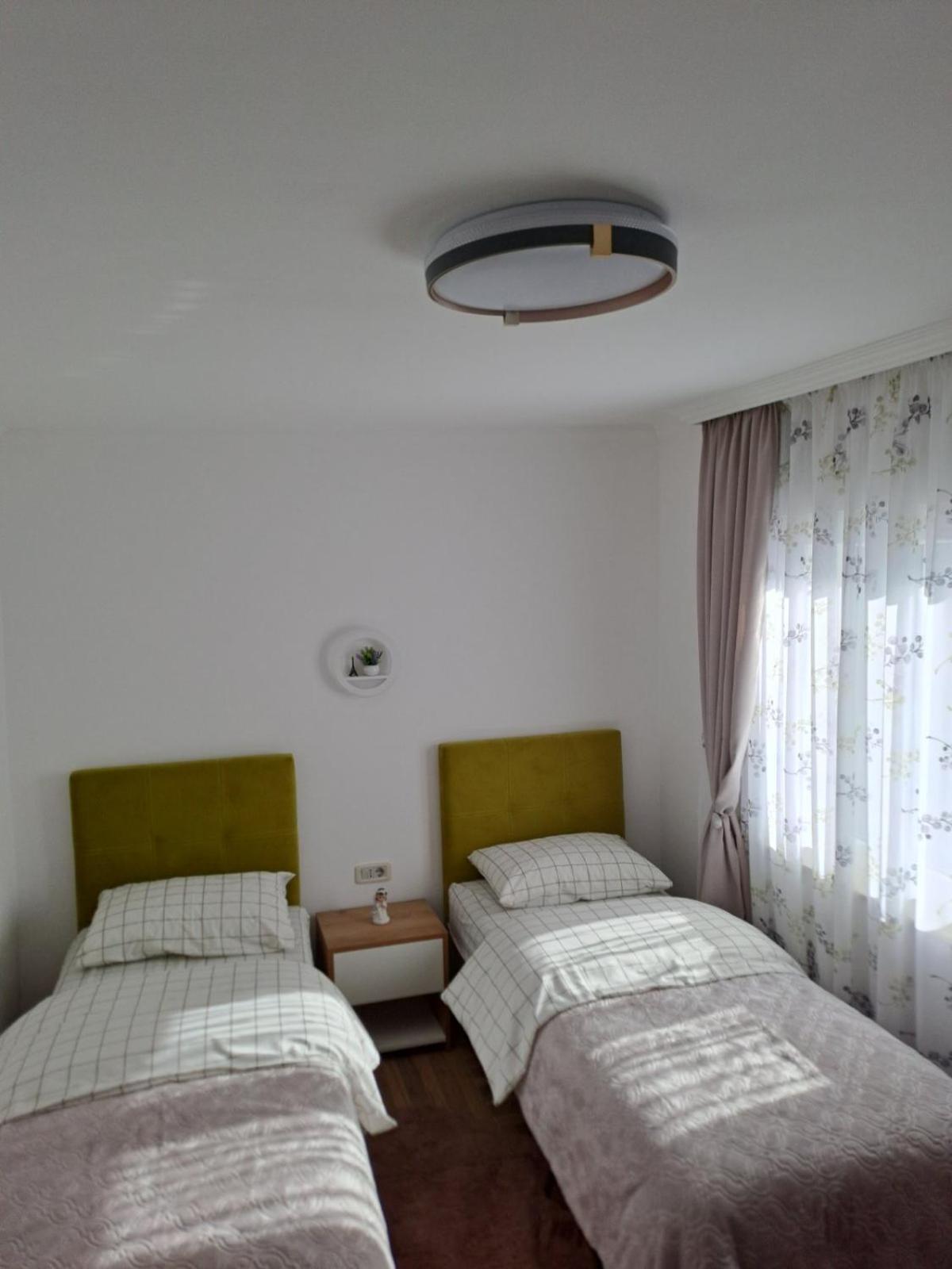 Apartmani Emily & Jully Nikšić Kültér fotó