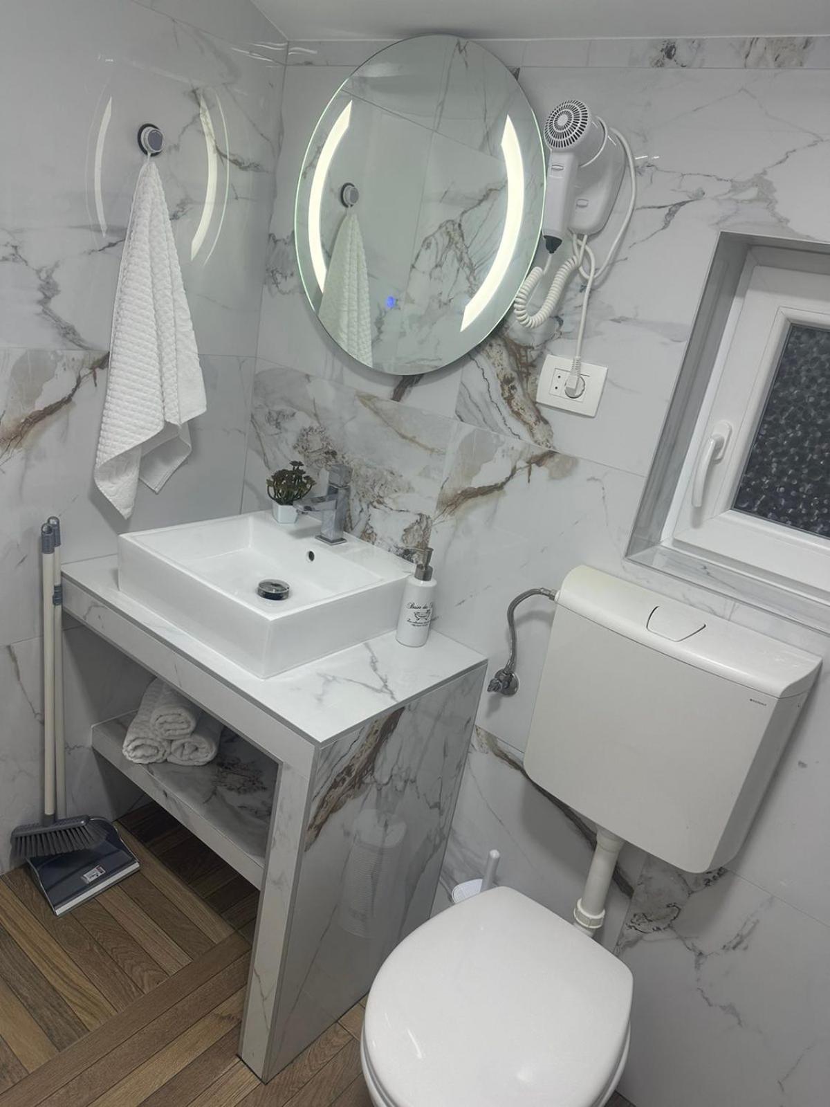 Apartmani Emily & Jully Nikšić Kültér fotó